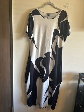 SHEIN Black & White Abstract Asymmetrical Midi Dress